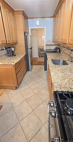 54 Lawrence Drive D, White Plains, NY 10603