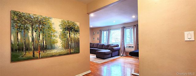 54 Lawrence Drive D, White Plains, NY 10603