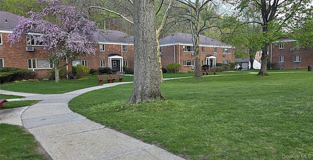 54 Lawrence Drive D, White Plains, NY 10603