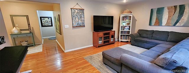 54 Lawrence Drive D, White Plains, NY 10603