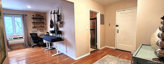 54 Lawrence Drive D, White Plains, NY 10603