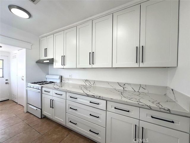 1554 E Woodbury, Pasadena, CA 91104