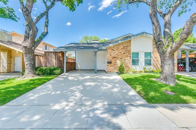 2651 Via Los Altos, Carrollton, TX 75006