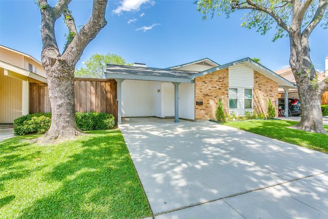 2651 Via Los Altos, Carrollton, TX 75006