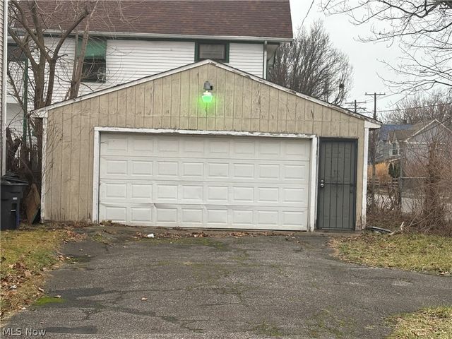 1214 E 74th Street, Cleveland, OH 44103