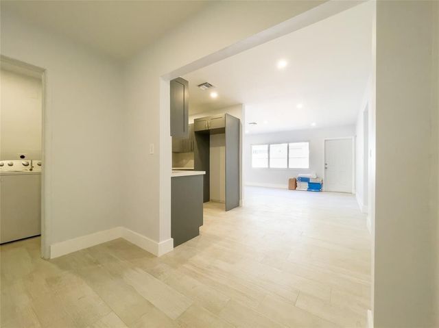 833 SW 7th Street, Pompano Beach, FL 33060