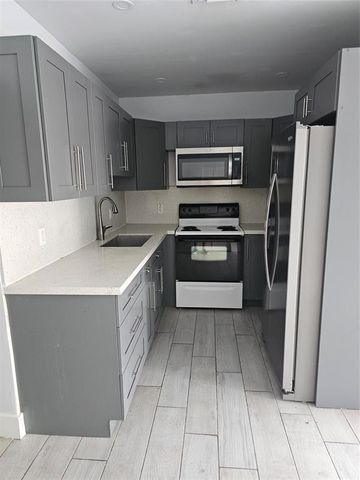 833 SW 7th Street, Pompano Beach, FL 33060