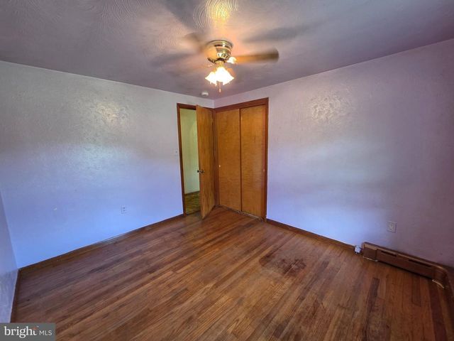 1863 RINGING ROCKS RD, Upper Black Eddy, PA 18972