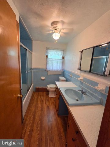 1863 RINGING ROCKS RD, Upper Black Eddy, PA 18972