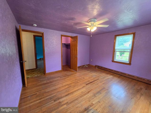 1863 RINGING ROCKS RD, Upper Black Eddy, PA 18972