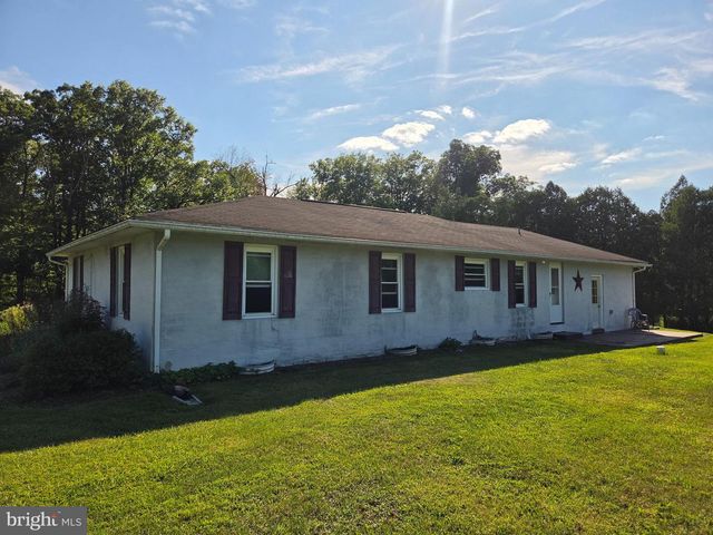 1863 RINGING ROCKS RD, Upper Black Eddy, PA 18972