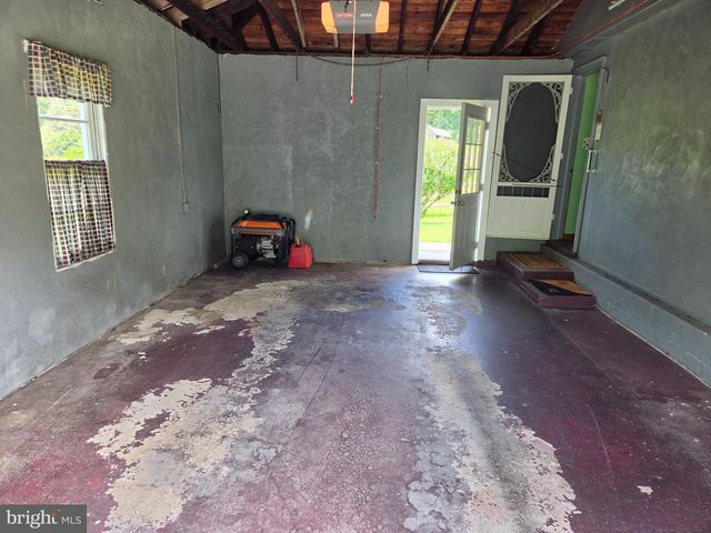 1863 RINGING ROCKS RD, Upper Black Eddy, PA 18972
