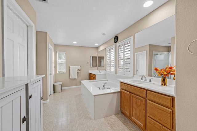 921 Kennedy Pl, Tracy, CA 95377