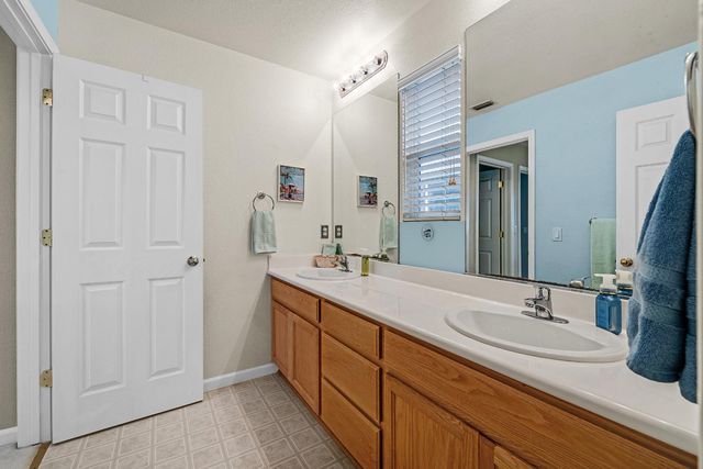 921 Kennedy Pl, Tracy, CA 95377