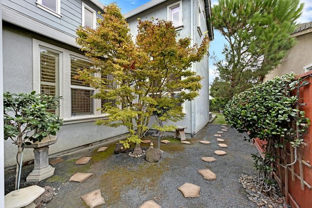 921 Kennedy Pl, Tracy, CA 95377