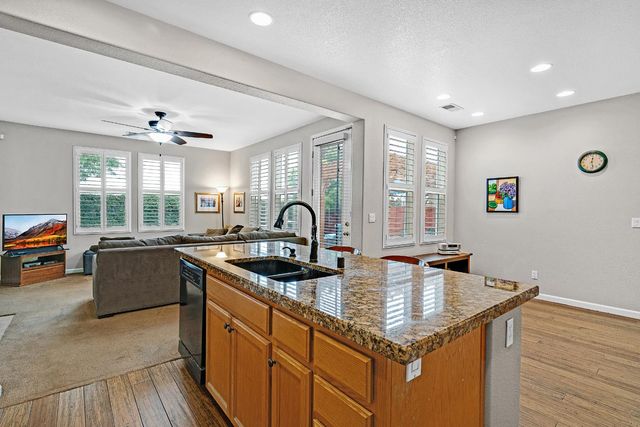 921 Kennedy Pl, Tracy, CA 95377