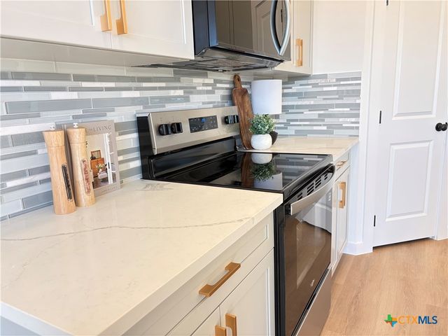 727 Liberty Park Drive, Belton, TX 76513