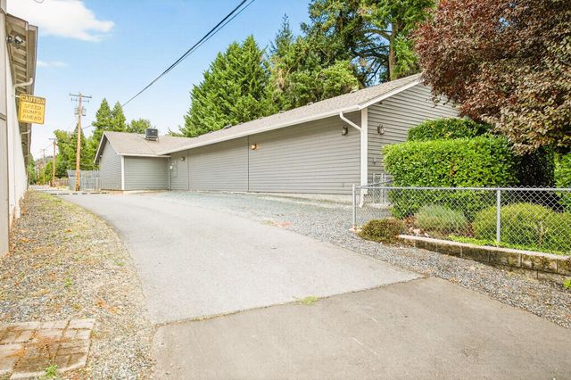 111 Cedar Street, Rogue River, OR 97537