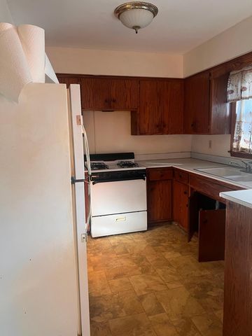 1444 Ames Avenue E, Saint Paul, MN 55106