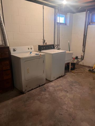 1444 Ames Avenue E, Saint Paul, MN 55106