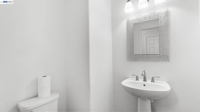 1200 Stonecrest Ln, Concord, CA 94518