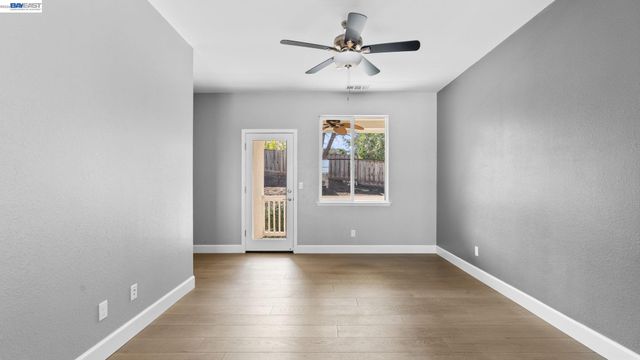 1200 Stonecrest Ln, Concord, CA 94518