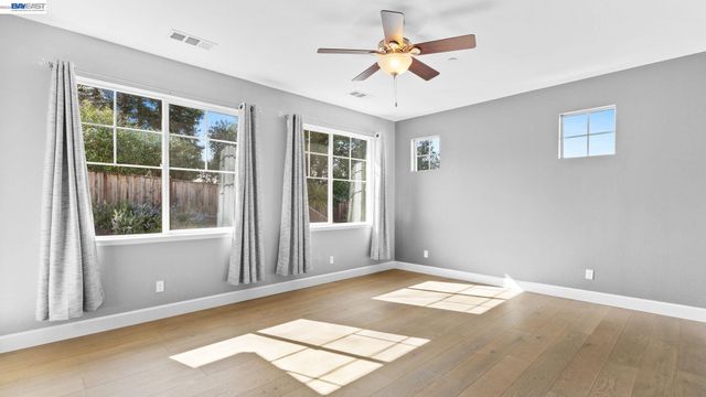 1200 Stonecrest Ln, Concord, CA 94518