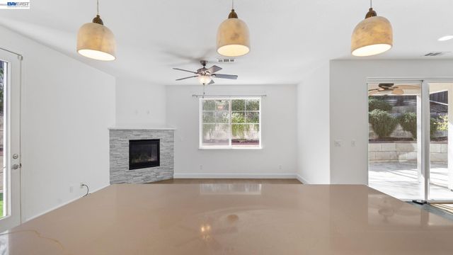 1200 Stonecrest Ln, Concord, CA 94518