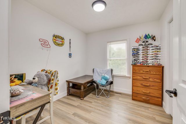 307 Dover Avenue, Mount Carmel, TN 37645