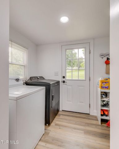 307 Dover Avenue, Mount Carmel, TN 37645