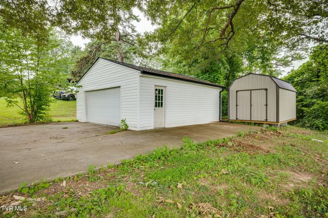 307 Dover Avenue, Mount Carmel, TN 37645