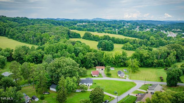 307 Dover Avenue, Mount Carmel, TN 37645