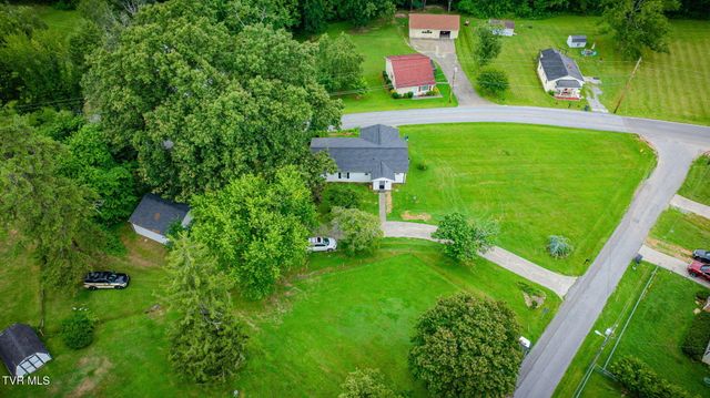 307 Dover Avenue, Mount Carmel, TN 37645