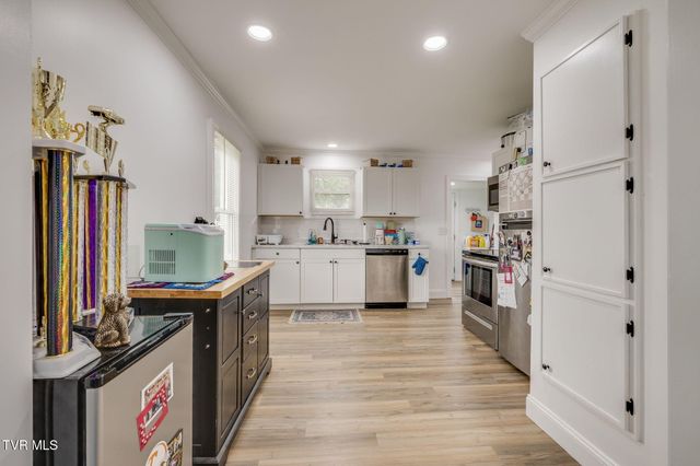 307 Dover Avenue, Mount Carmel, TN 37645