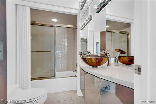 4156 Marlwood Drive, West Bloomfield, MI 48323