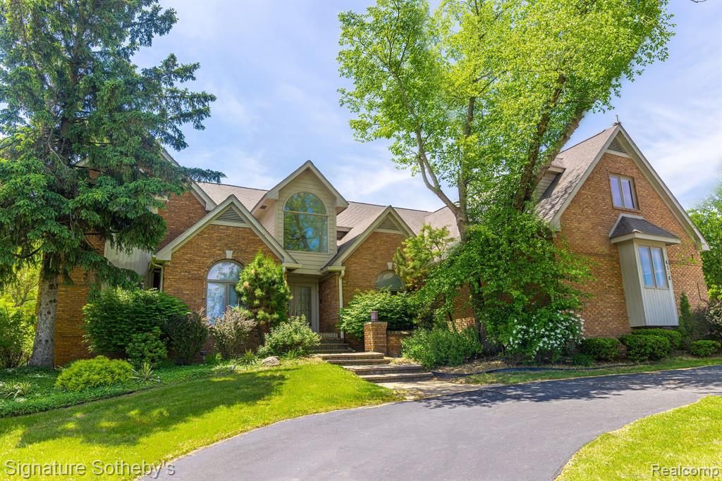 4156 Marlwood Drive, West Bloomfield, MI 48323