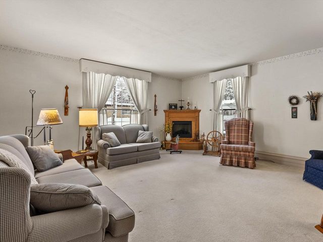 617 N 7th STREET, Manitowoc, WI 54220