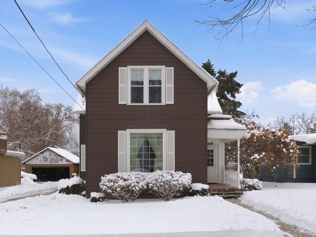 617 N 7th STREET, Manitowoc, WI 54220