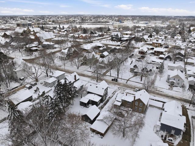 617 N 7th STREET, Manitowoc, WI 54220