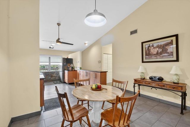 4900 Lucerne Lakes Boulevard 201, Lake Worth, FL 33467