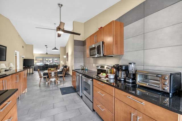 4900 Lucerne Lakes Boulevard 201, Lake Worth, FL 33467