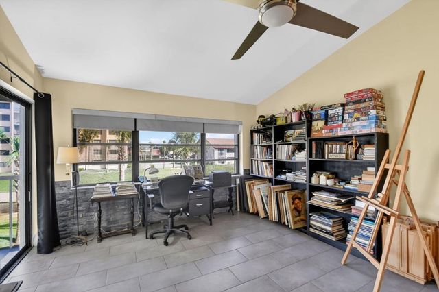 4900 Lucerne Lakes Boulevard 201, Lake Worth, FL 33467