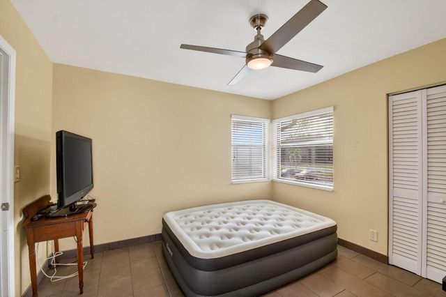 4900 Lucerne Lakes Boulevard 201, Lake Worth, FL 33467