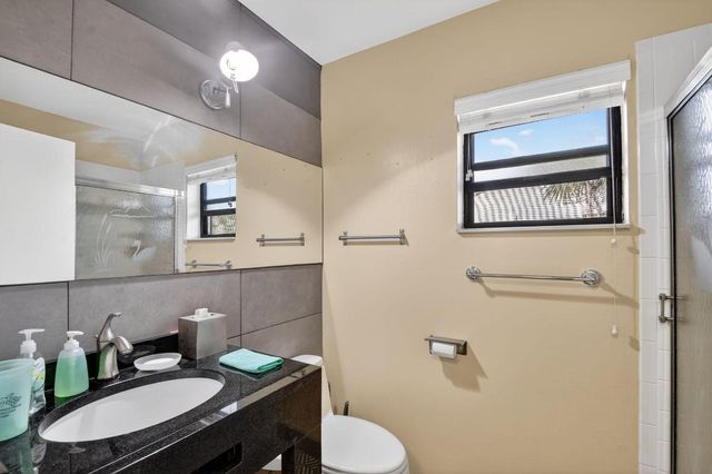 4900 Lucerne Lakes Boulevard 201, Lake Worth, FL 33467