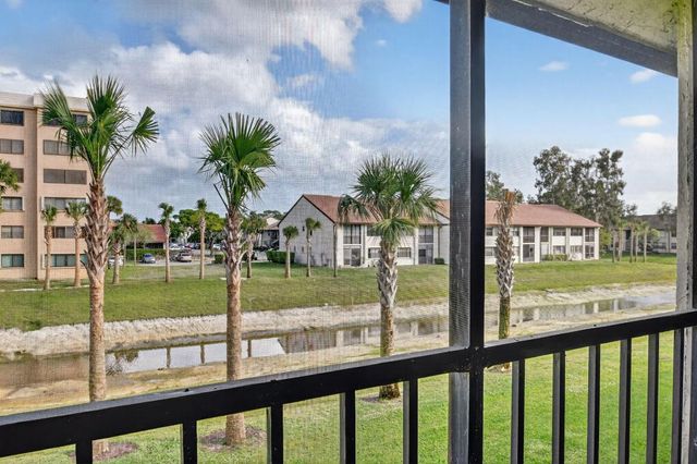 4900 Lucerne Lakes Boulevard 201, Lake Worth, FL 33467