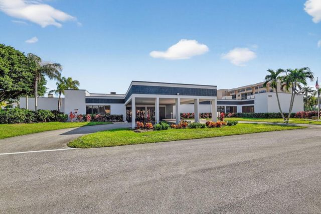 4900 Lucerne Lakes Boulevard 201, Lake Worth, FL 33467