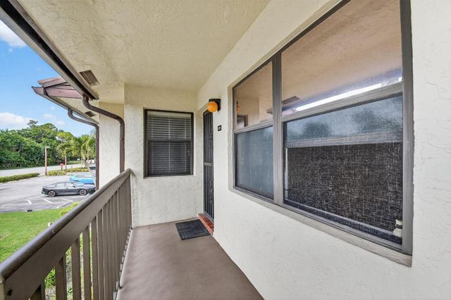 4900 Lucerne Lakes Boulevard 201, Lake Worth, FL 33467