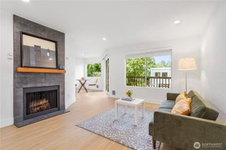 10320 SE 6th Street #B6, Bellevue, WA 98004