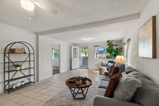572 Pedersen Rd, Oakdale, CA 95361