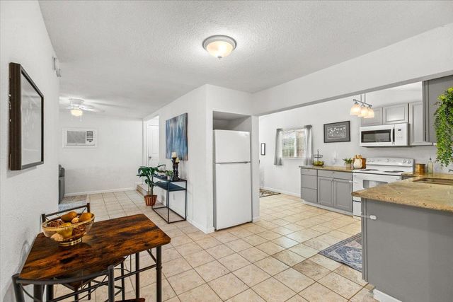 572 Pedersen Rd, Oakdale, CA 95361